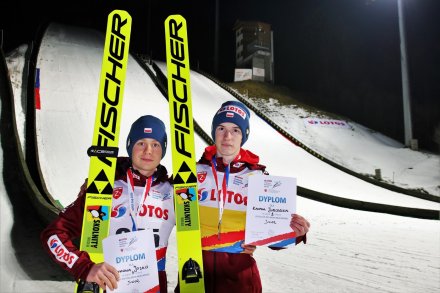Zawodnicy WSS Wisła na podium zawodów